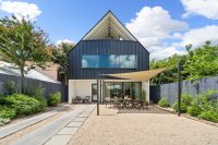 professional real estate listing photos; image of front of a residential home