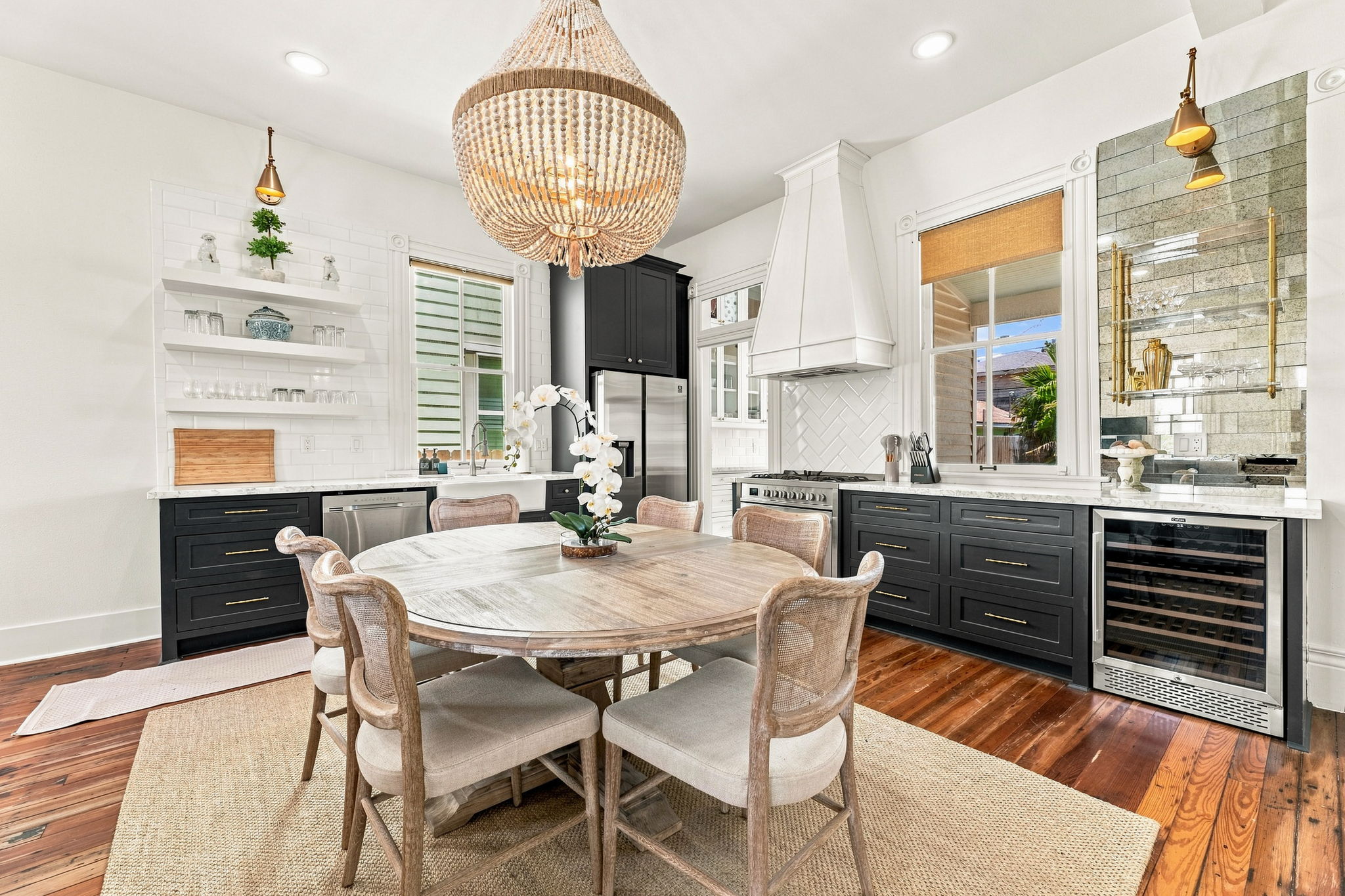 professional Airbnb photos; kitchen of a residential short term rental property